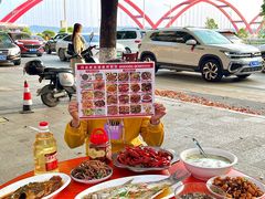 -丹水桥地锅鱼·翘嘴鲌·地方特色全鱼宴(丹江口大坝店)