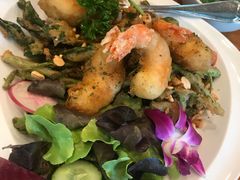 -Chom Cafe and Restaurant