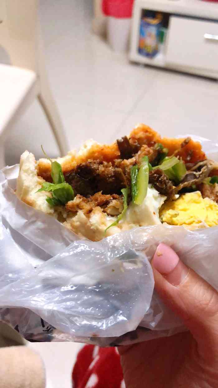 火星夹饼(万达店)-"济宁的朋友介绍的,当地有名的小吃"夹饼".