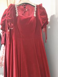 点击看大图 -艾拉·女王婚纱礼服馆