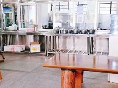 -鸿浩扒猪脚米线