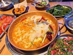 -洱火云南酸菜牛肉火锅(石景山当代商城店)