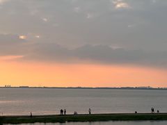 -巴陵广场