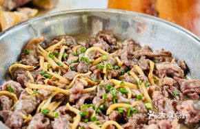 Steamed Yellow Beef Tenderloin with Chinese Cabbage