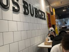 -麦当劳(上海虹桥站30B检票口楼上)