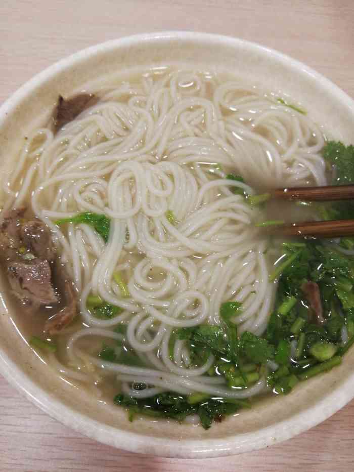 玉双路骨汤米粉-"中午路过这家店,感觉蛮不错的,去体验一下.