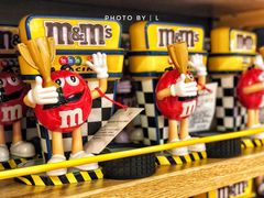 -m豆巧克力世界(上海世茂广场店)