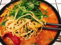 招牌炸酱小锅米线-肥汁米蘭香港米线(长宁来福士店)