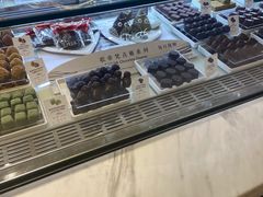 面包甜点陈列柜-GODIVA(王府井apm店)