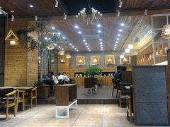大堂-劳顶笨咖啡(益华广场店)