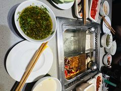 -海底捞火锅鲜切牛肉主题店(长寿路店)