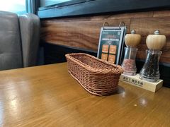 -西语炭烧牛排·西厨(石龙店)
