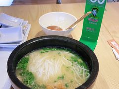 -蒙自源米线大王(昆明站店)