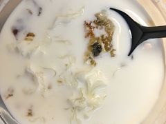 68桃胶牛奶+银耳莲子-赵记传承特色牛奶甜品(泉城广场店)