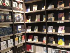 -钟书阁(群光广场店)