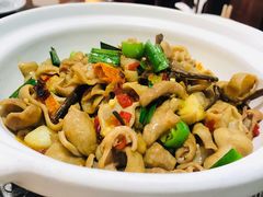 干锅肥肠。-伙工殿餐厅(吉大店)