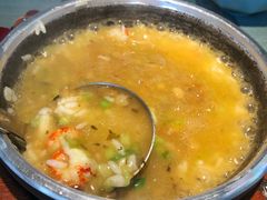 招牌小龙虾红汤泡饭-蜜桃花开·中西融合菜E&W(南长街店)