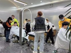 -Tloml salon