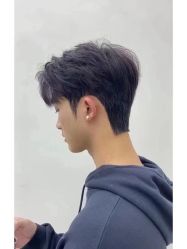 -一家只做男发烫染的店