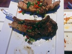 苏尼特金质烤羊排-三个蒙古大叔羊肉串(大宁店)