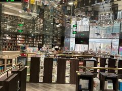 -钟书阁(群光广场店)