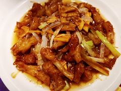 葱烧蹄筋-闫府私房菜·百年鲁菜(恒隆店)