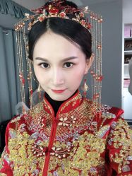 -雪莉美妆婚纱馆
