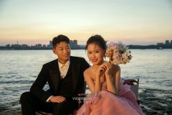 -雪中彩影婚纱摄影·微光艺术中心