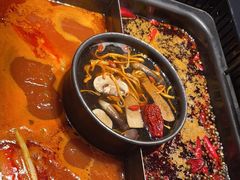 -老牌坊云南鱼豆花火锅(哈西万达店)