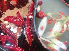 -灌县老妈砂锅串串香(万科红生活广场店)