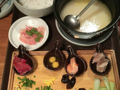 -云海肴·汽锅鸡·云南菜(天山百盛优客店)