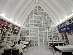 -钟书阁(松江泰晤士小镇店)