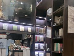 -钟书阁(群光广场店)
