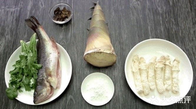 詹姆士的厨房-竹荪鱼肉羹
