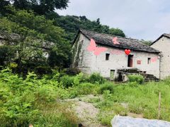 -高荡千年布依古寨旅游景区