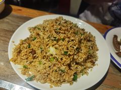 酸菜牛肉炒饭-叁宝烤肉• 西安烧烤(太乙路店)