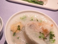 菜心粒鱼骨腩粥-晓粤·惹味粤菜(凯德乐峰广场店)