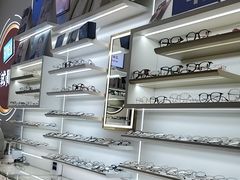 -美式眼镜·授权蔡司.依视路.尼康.豪雅.明月(南翔印象城店)