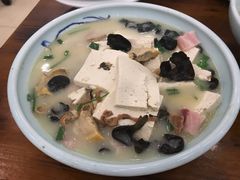 河蚌烧豆腐-侬佳蒸菜馆(听潮店)