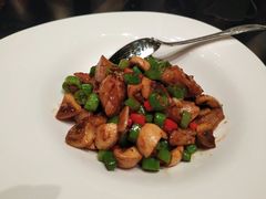 云腿酱菌菇炒松板肉-北京四季酒店·采逸轩