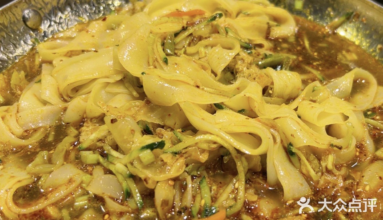 总的来说，这家烧烤摊的羊肉串是我吃过的最好吃的