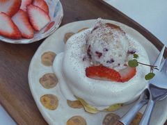 草莓松饼-春风十里咖啡馆