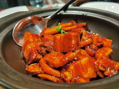 黄鱼鲞目鱼红烧肉-三利音·玖弄小鲜(浦东嘉里城店)