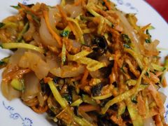 肉丝拉皮-兴国苑酒店