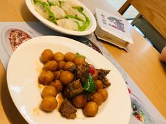 小土豆烧牛腩-关东小磨东北菜(上海长风大悦城店)