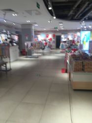 -孩子王(静安大融城店)