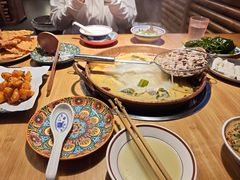 -洱火云南酸菜牛肉火锅(石景山当代商城店)