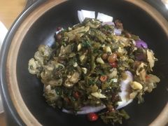 雪菜干锅蝴蝶蚌-万景饭店·鱼街农家菜