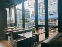 靠窗位-MARU玛露音乐餐厅(前滩世贸店)