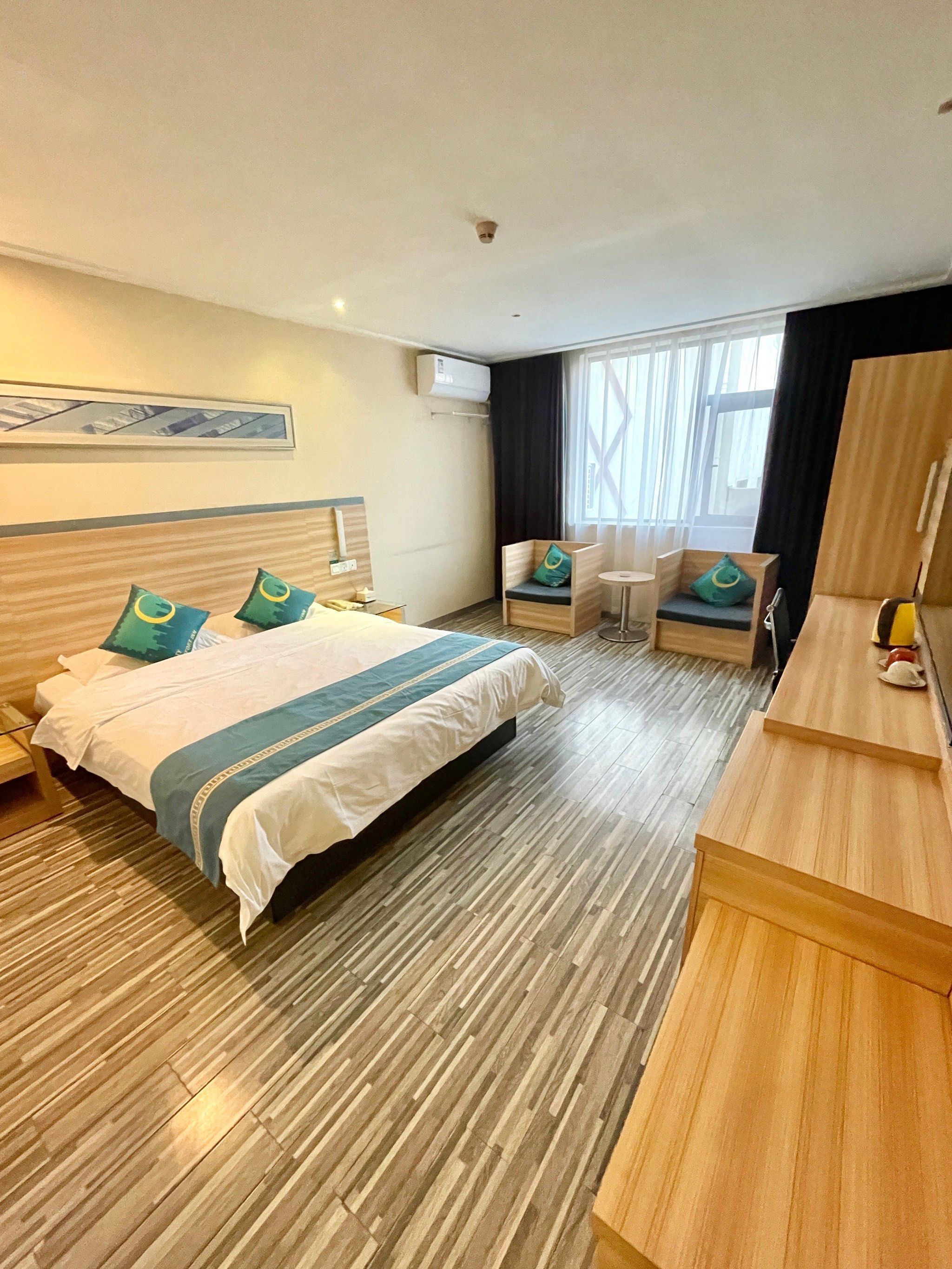 洛阳的 才一百多一晚哎